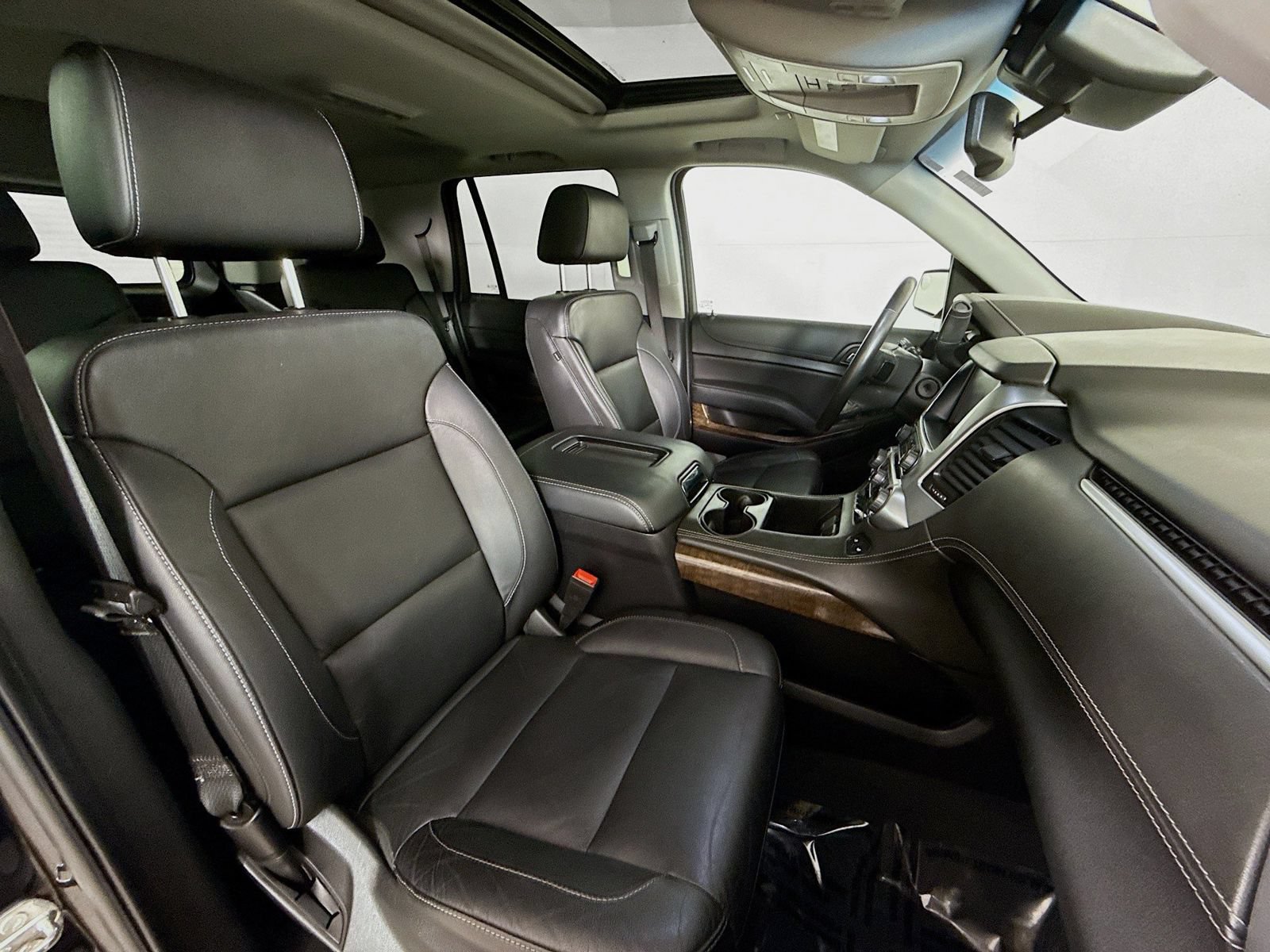 Used 2020 Chevrolet Tahoe LT w/ RST Edition AWD/4WD image 27