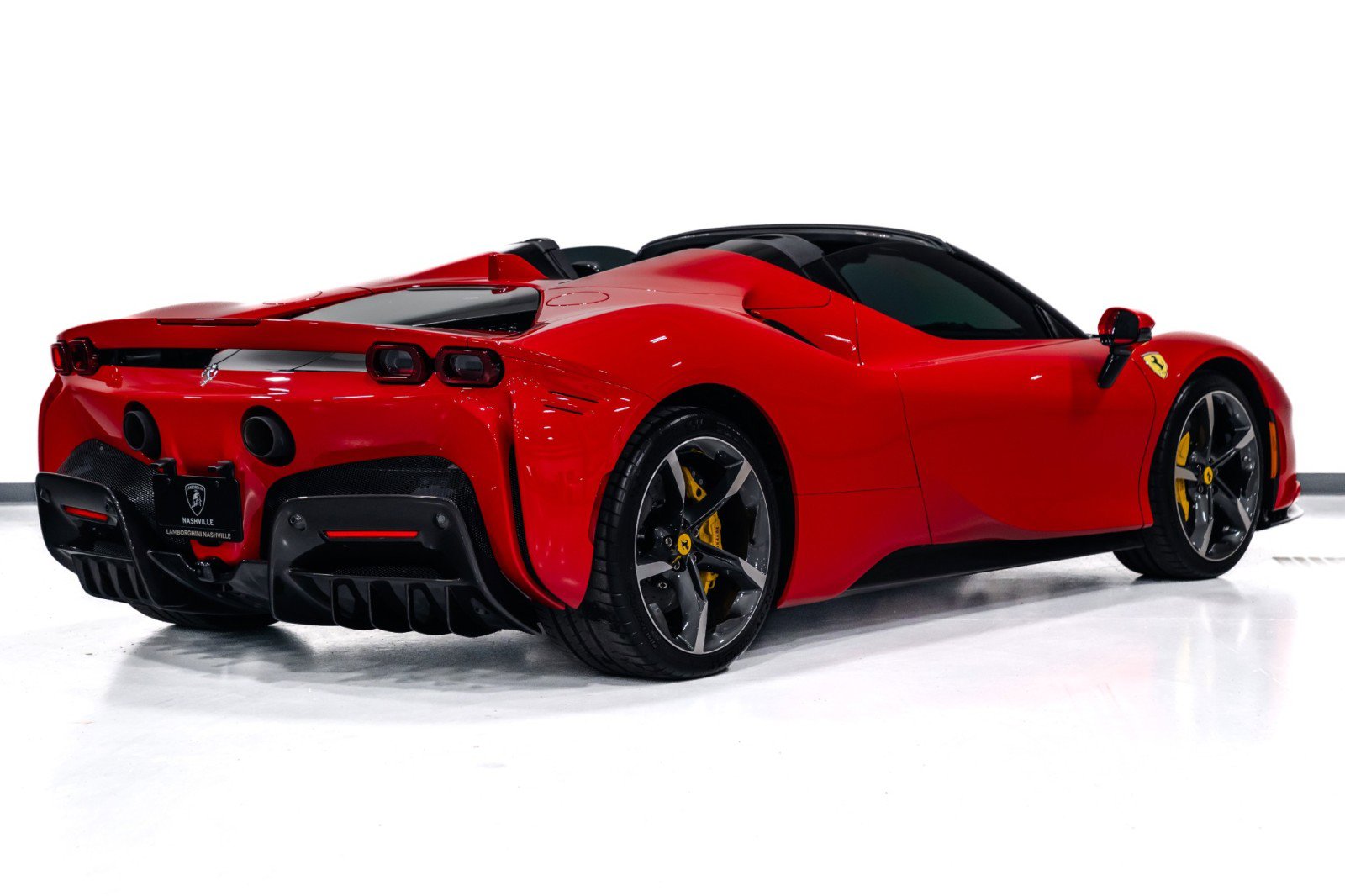 Used 2024 Ferrari SF90 Spider image 12