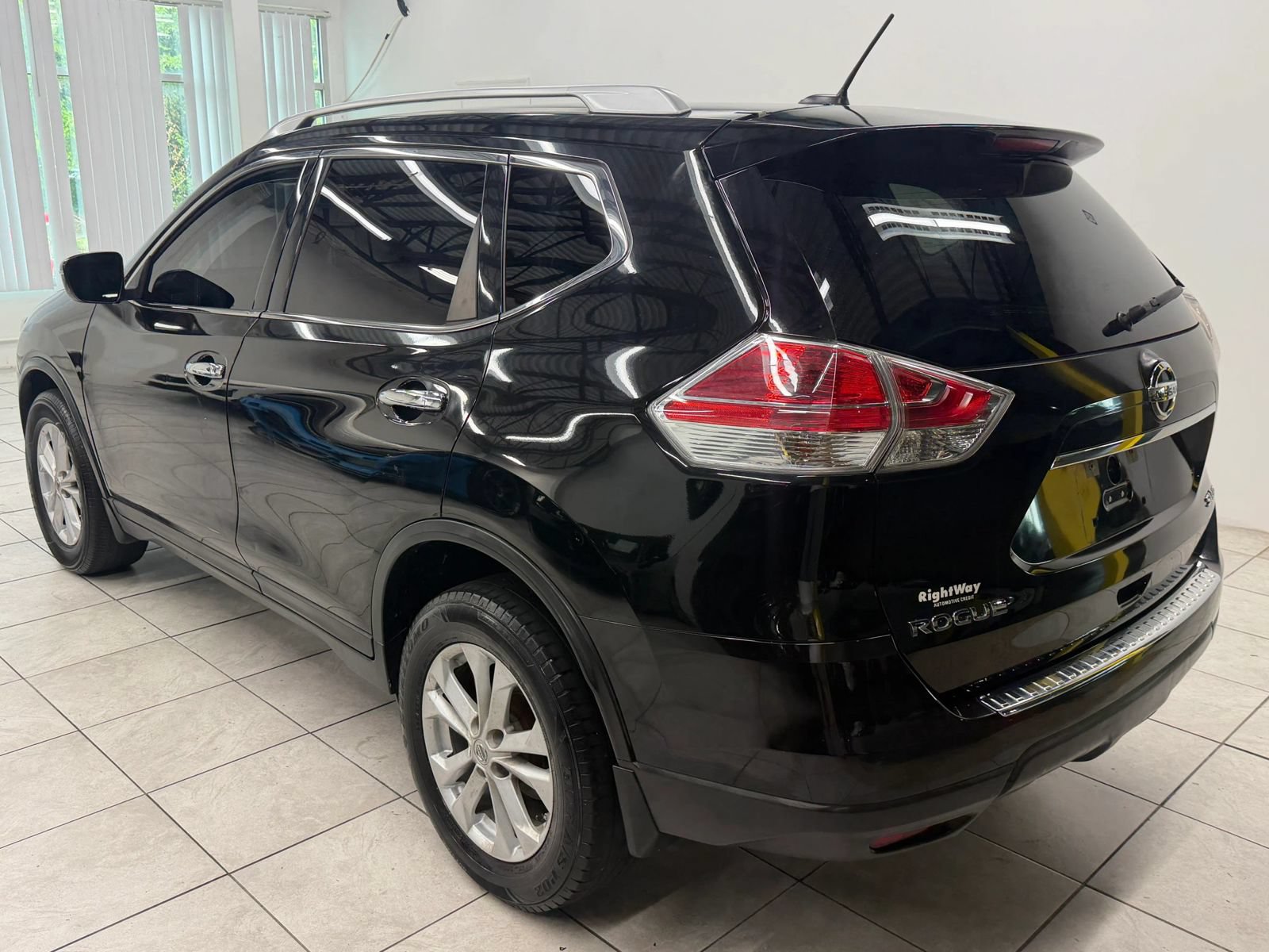 Used 2016 Nissan Rogue SV AWD/4WD image 7