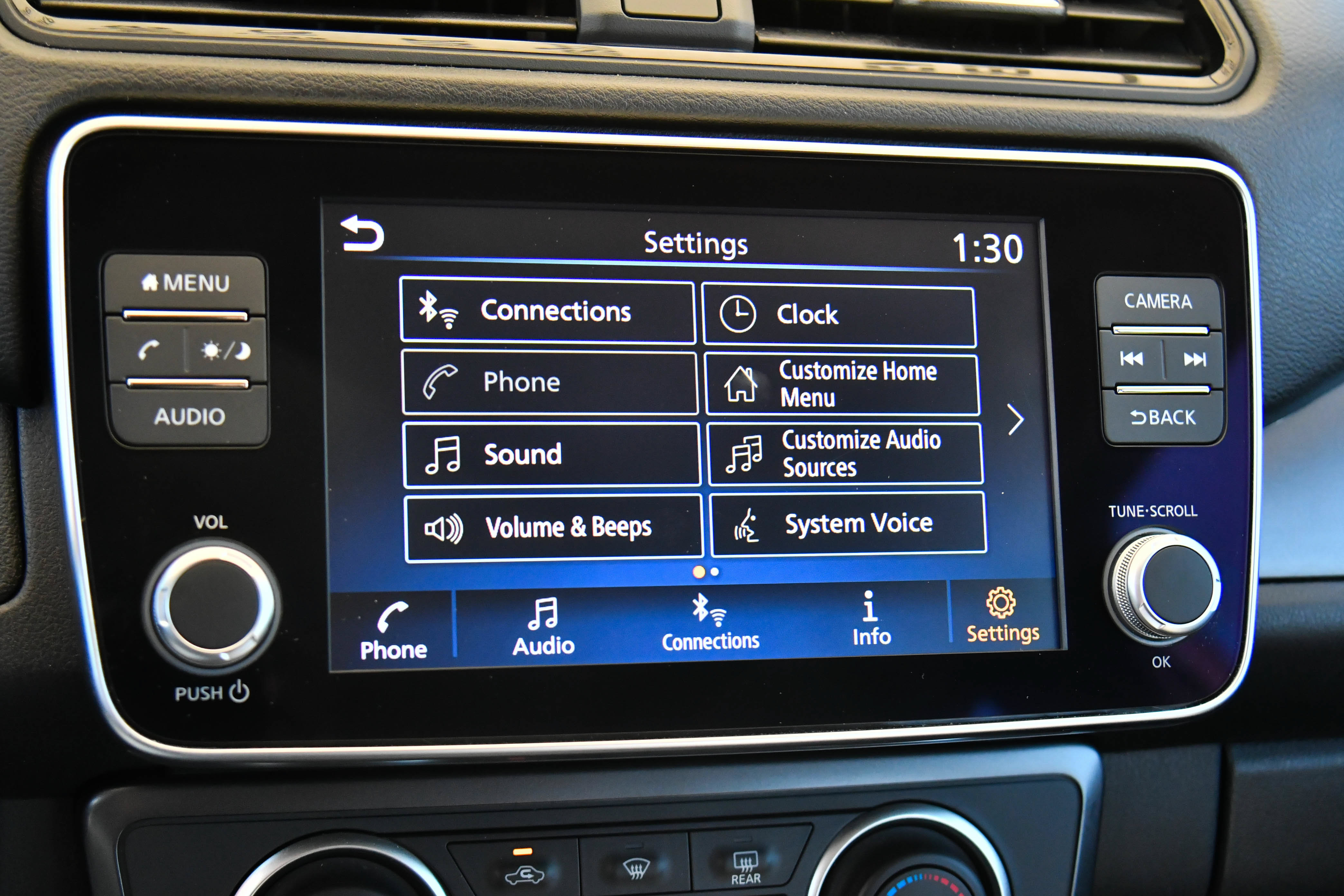 Used 2025 Nissan Leaf S FWD image 19