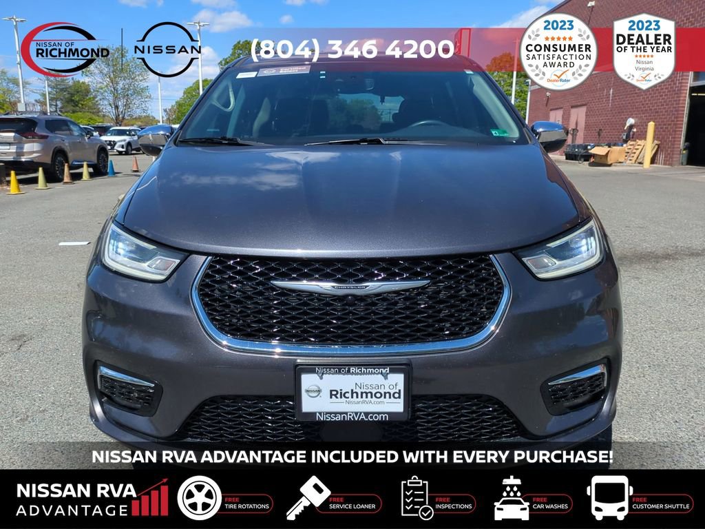 Used 2023 Chrysler Pacifica Limited image 10