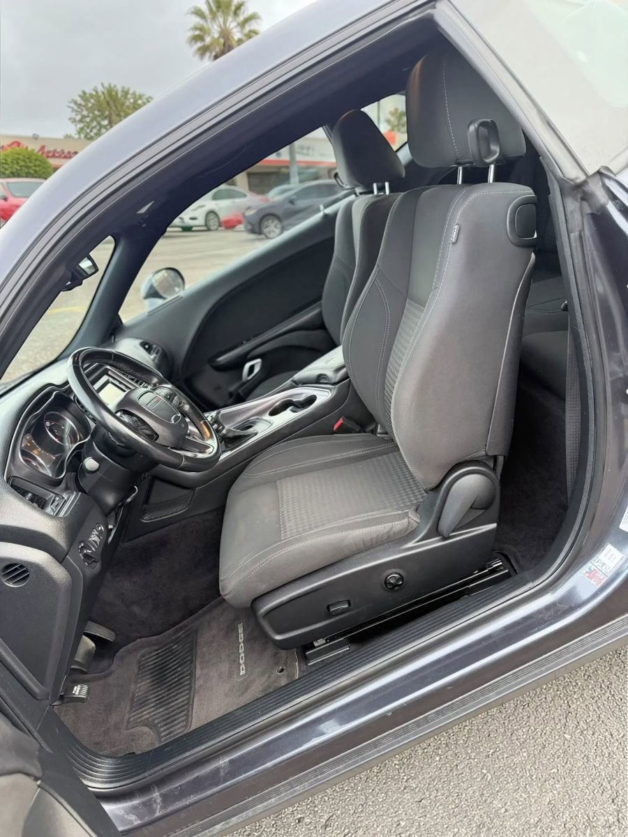 Used 2017 Dodge Challenger SXT RWD image 15