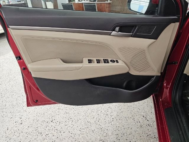 Used 2017 Hyundai Elantra Value Edition w/ Cargo Package image 26