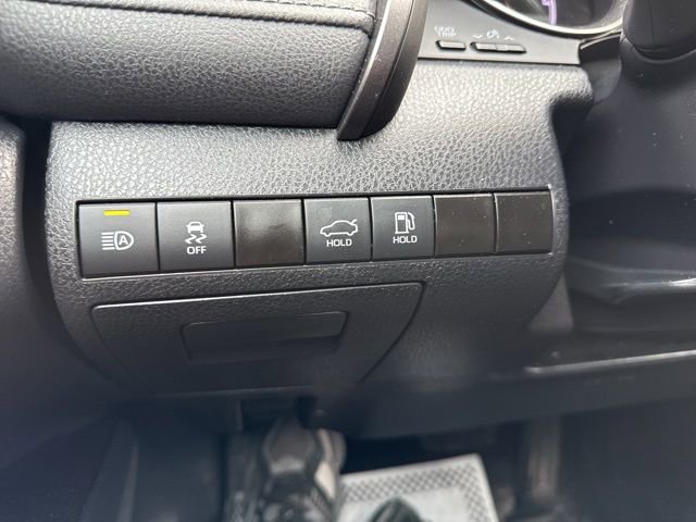 Used 2021 Toyota Camry XLE image 19