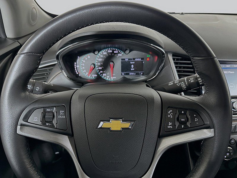 Used 2022 Chevrolet Trax LT w/ Midnight Edition image 12