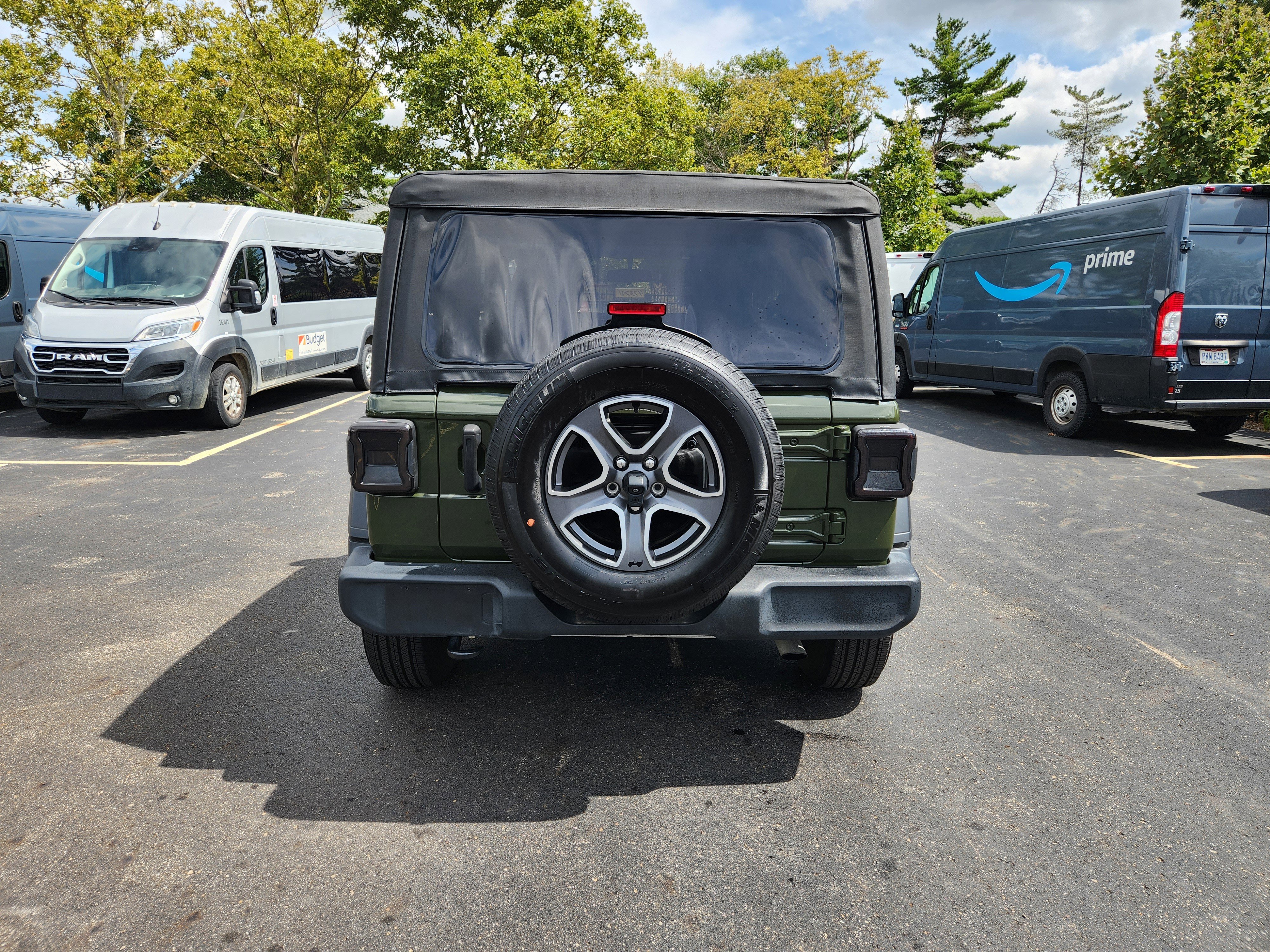 Used 2023 Jeep Wrangler Sport S image 7