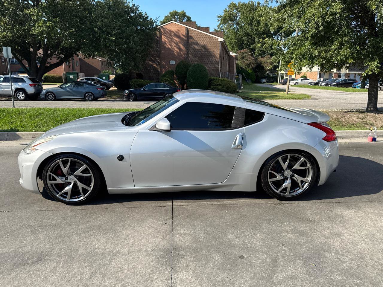 Used 2014 Nissan 370Z Coupe w/ Sport Package RWD image 10