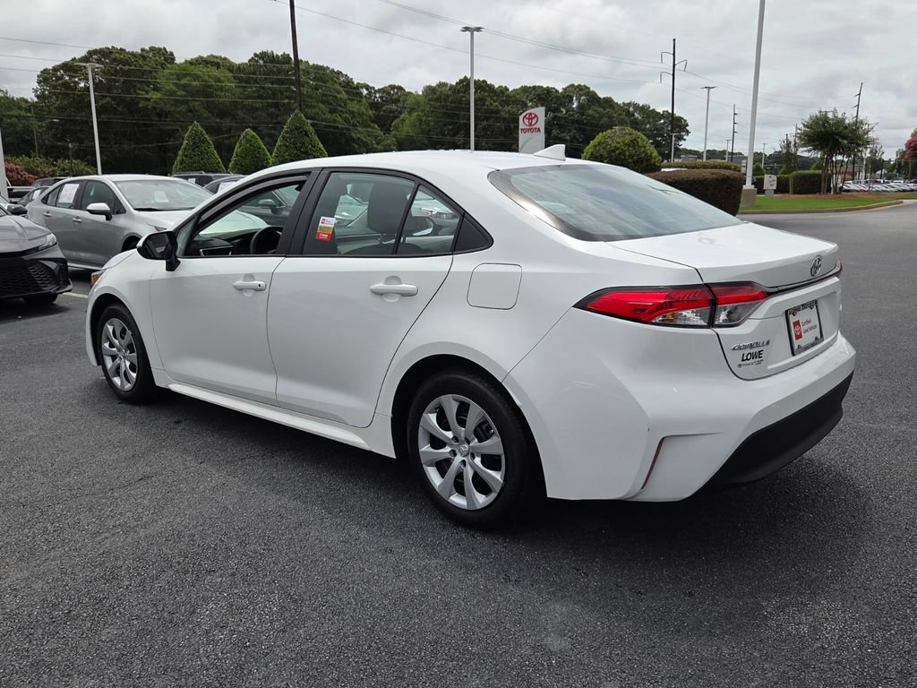 Certified 2025 Toyota Corolla LE FWD image 9