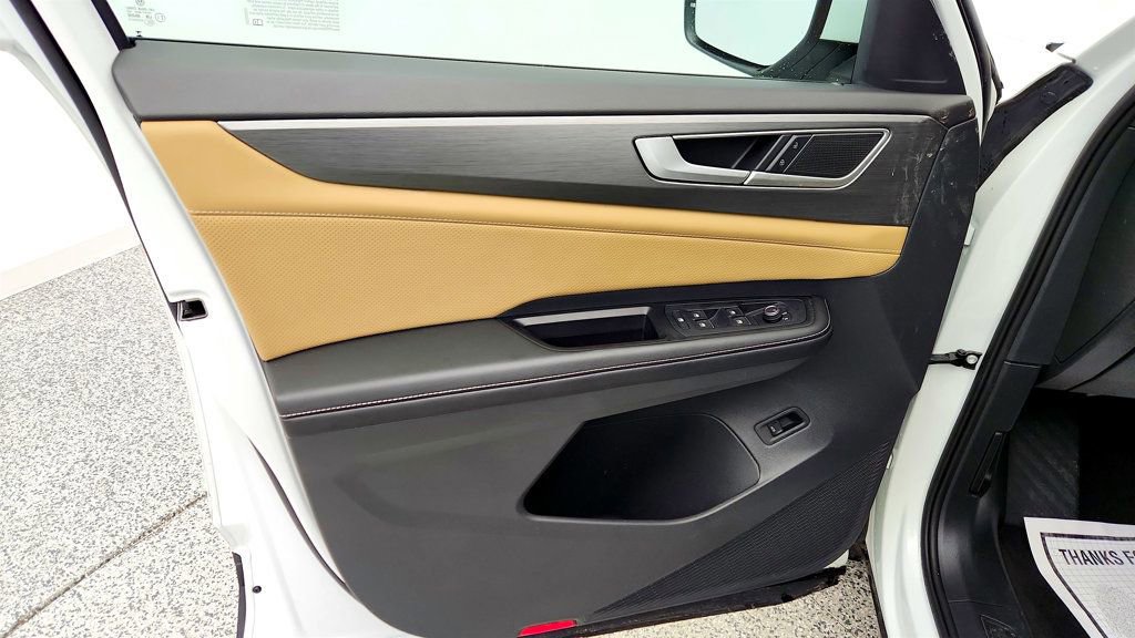 Used 2024 Volkswagen Atlas Cross Sport SE w/ Panoramic Sunroof Package image 11