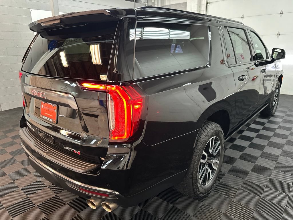 Used 2024 GMC Yukon XL AT4 w/ Technology Package AWD/4WD image 9