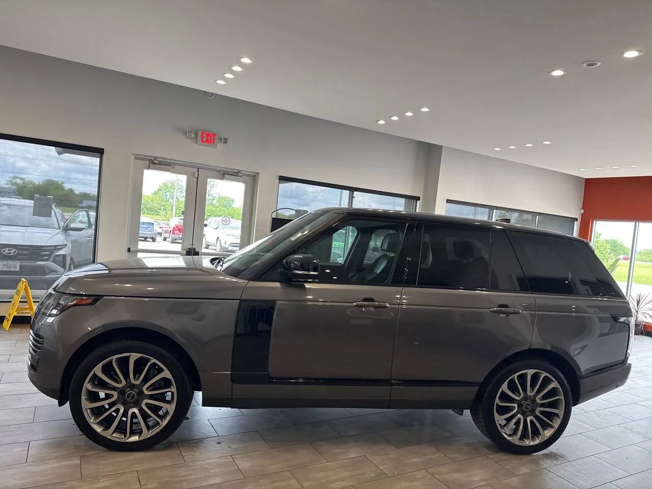 Used 2019 Land Rover Range Rover HSE AWD/4WD image 7