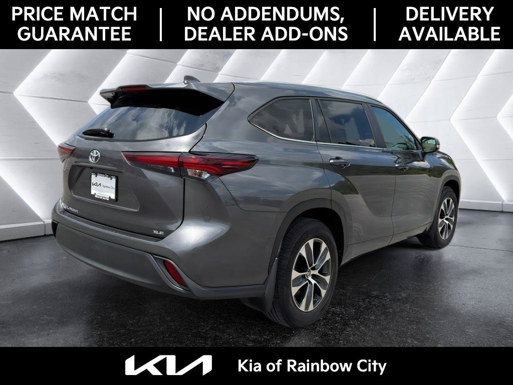 Used 2024 Toyota Highlander XLE FWD image 5