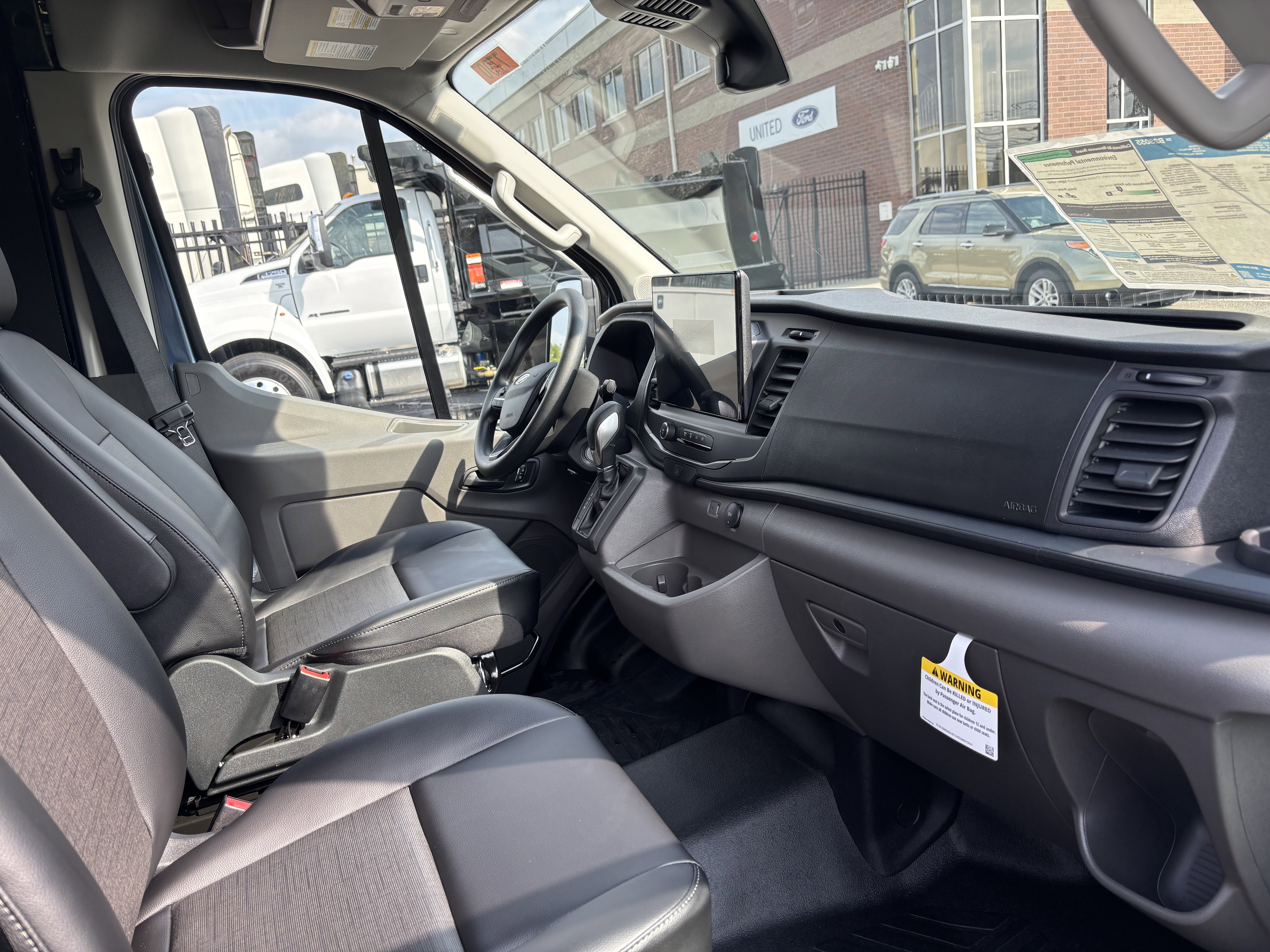 New 2025 Ford Transit 250 148 Medium Roof image 14