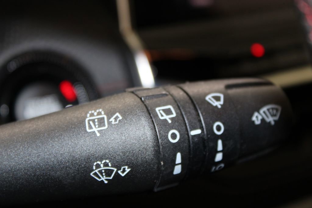 Used 2025 Jeep Compass Trailhawk AWD/4WD image 44