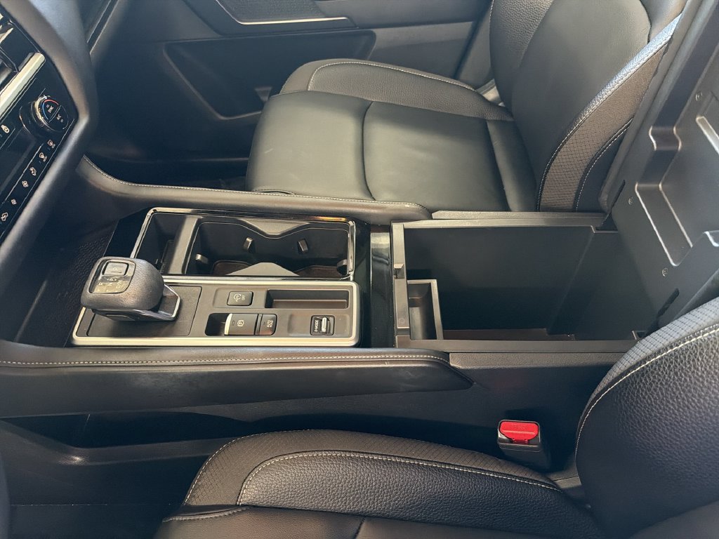 Certified 2025 Nissan Pathfinder SL FWD image 27
