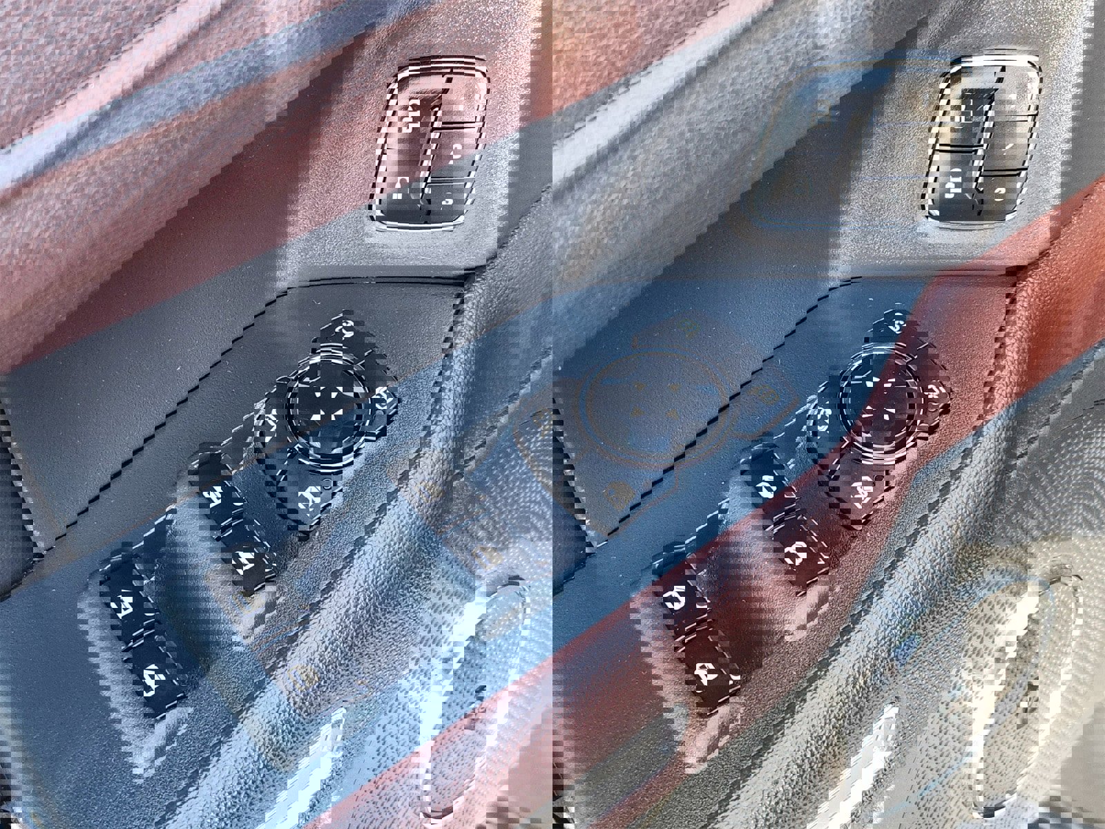 Used 2023 Ford Expedition Limited image 31