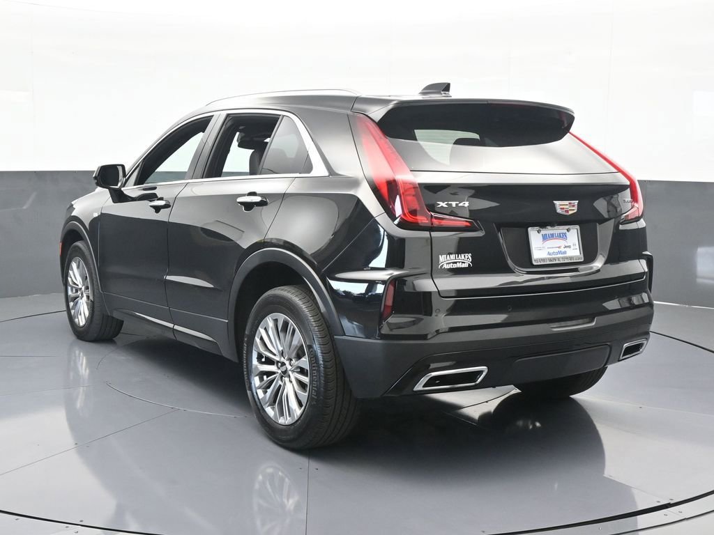 Used 2024 Cadillac XT4 Premium Luxury image 4