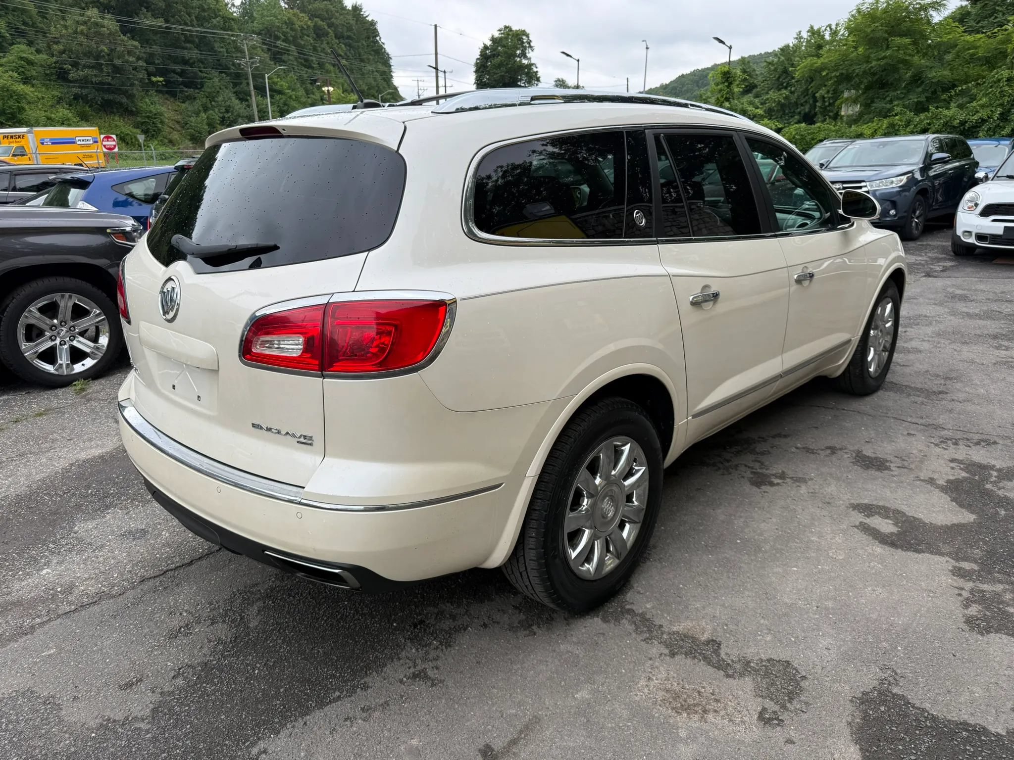 Used 2015 Buick Enclave Premium w/ Trailering Package AWD/4WD image 3