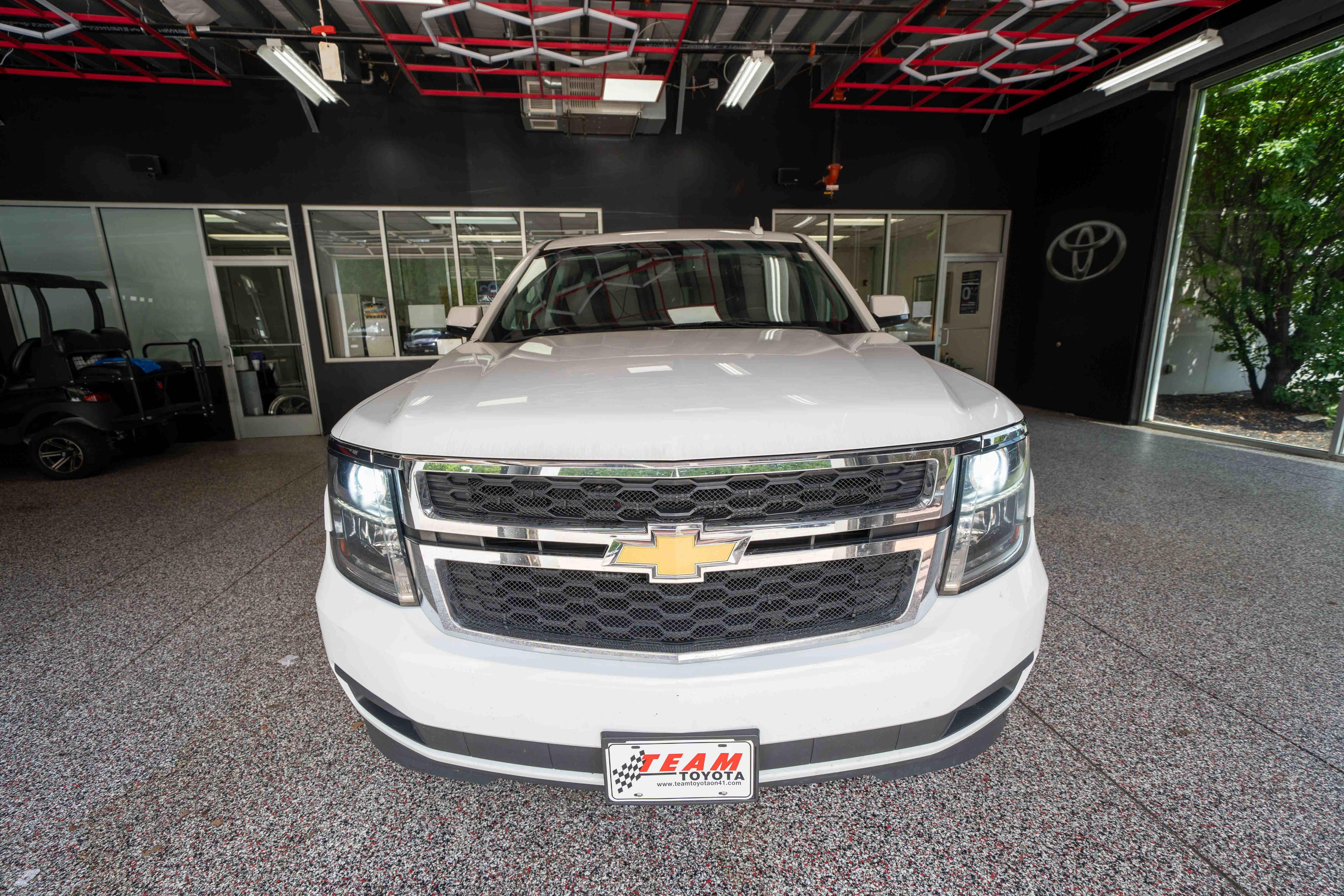 Used 2018 Chevrolet Suburban LT AWD/4WD image 6