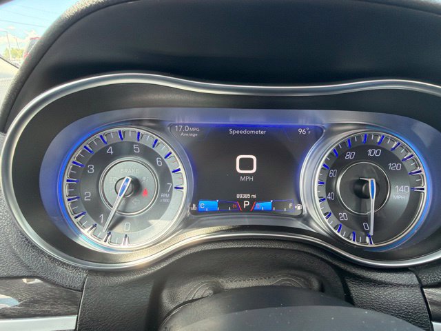 Used 2017 Chrysler 300 Limited RWD image 18