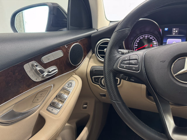 Used 2019 Mercedes-Benz GLC 300 image 23