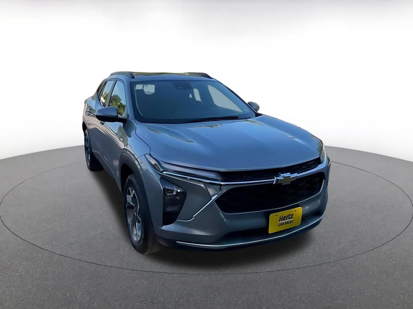 Used 2025 Chevrolet Trax LT w/ LT Convenience Package FWD image 3
