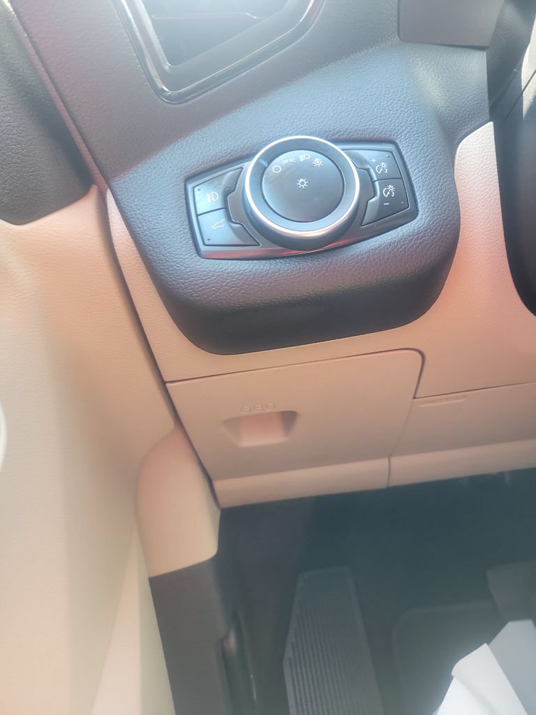 Used 2018 Ford Escape Titanium AWD/4WD image 17