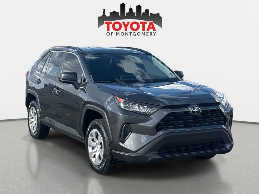 Used 2021 Toyota RAV4 LE image 1