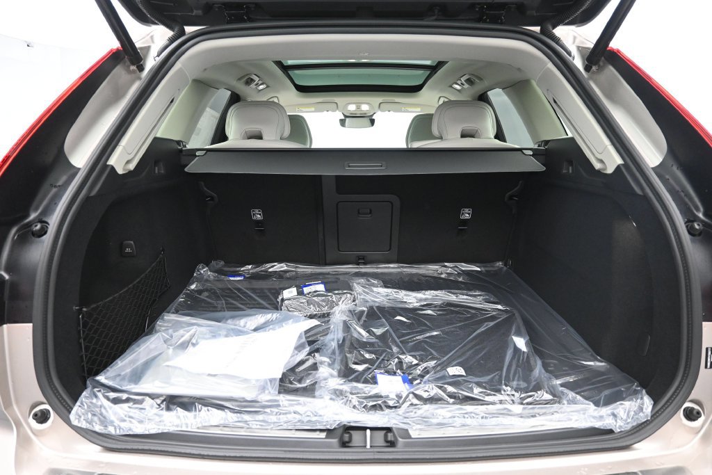 New 2027 Volvo XC60 B5 Ultra AWD/4WD image 23