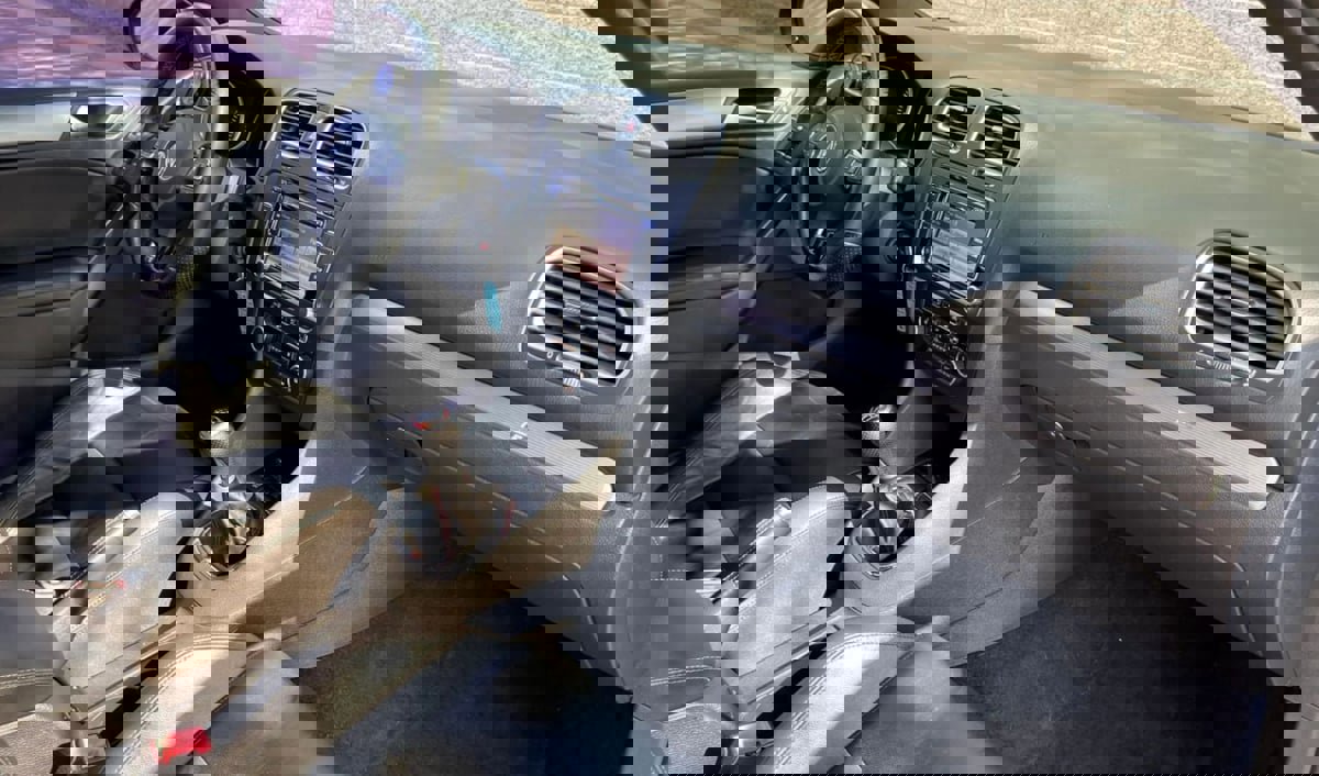 Used 2013 Volkswagen Golf R 4-Door image 35