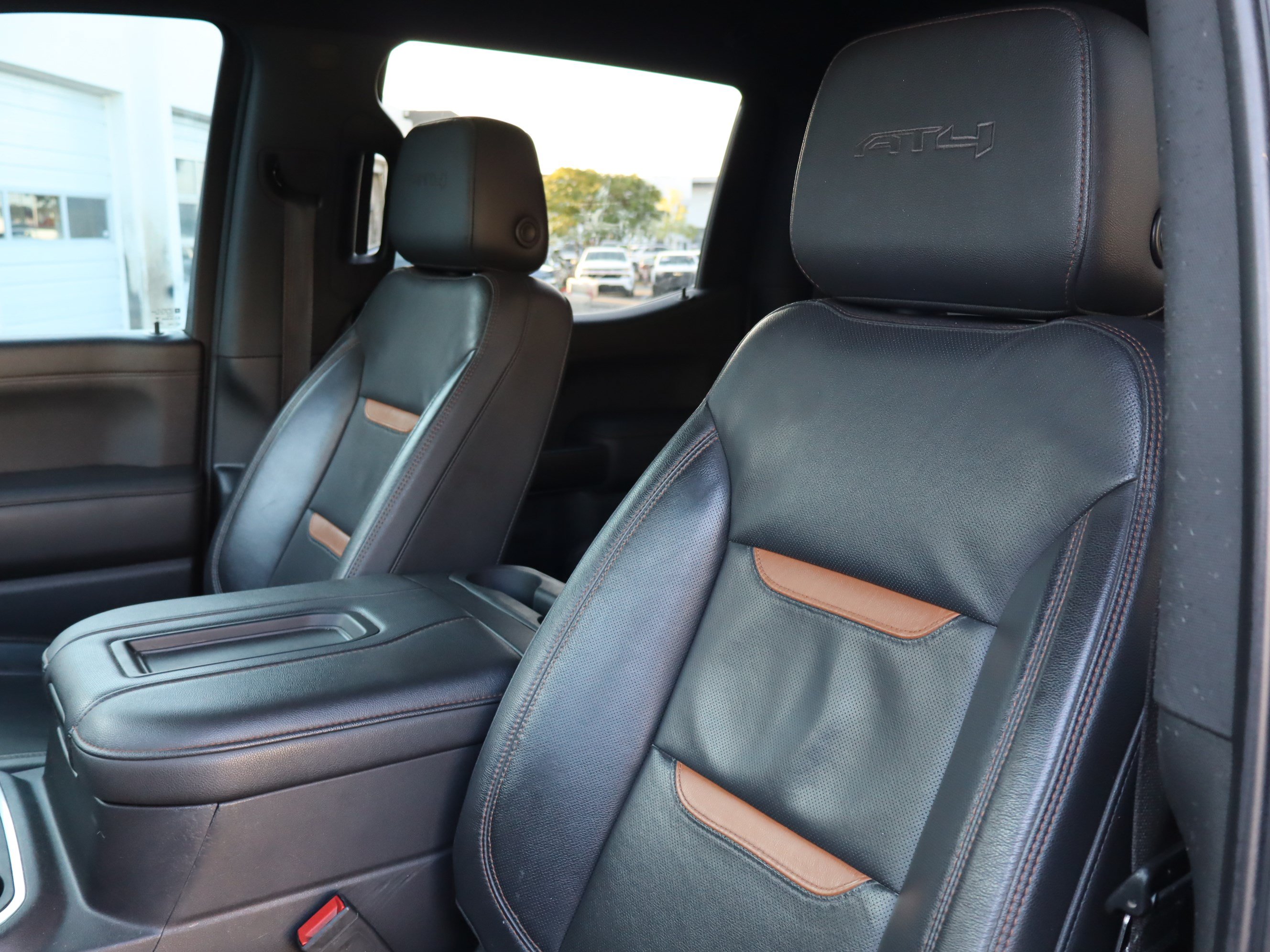 Used 2022 GMC Sierra 1500 AT4 w/ AT4 Premium Package AWD/4WD image 22