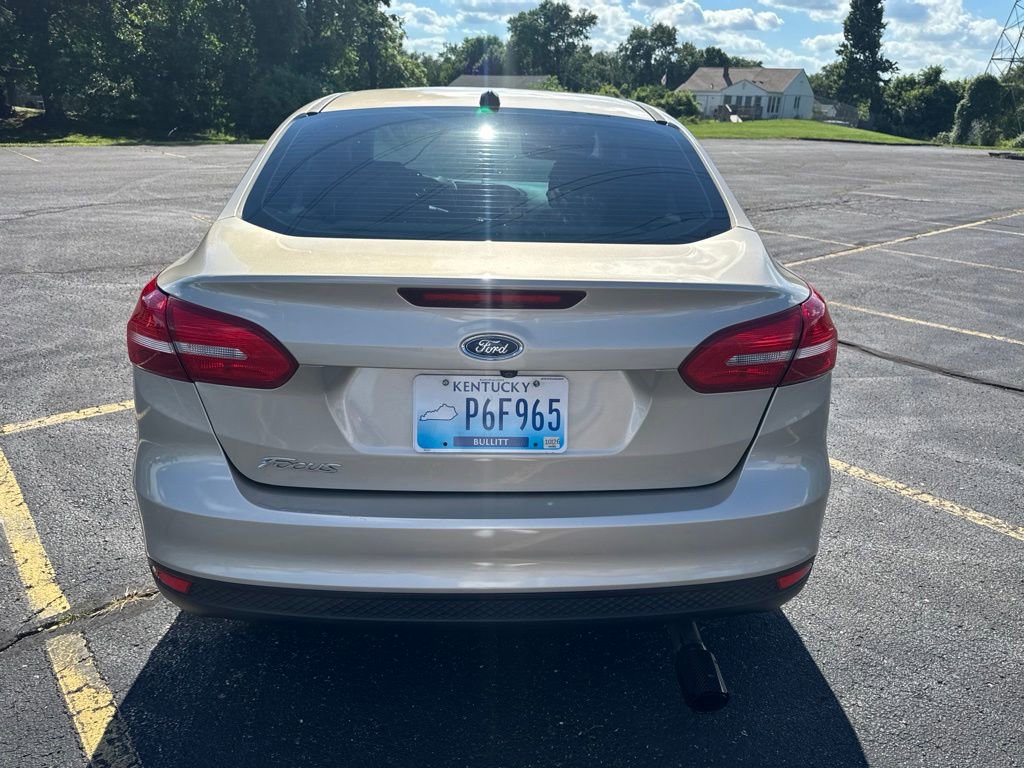 Used 2018 Ford Focus SE w/ SE Appearance Package FWD image 5