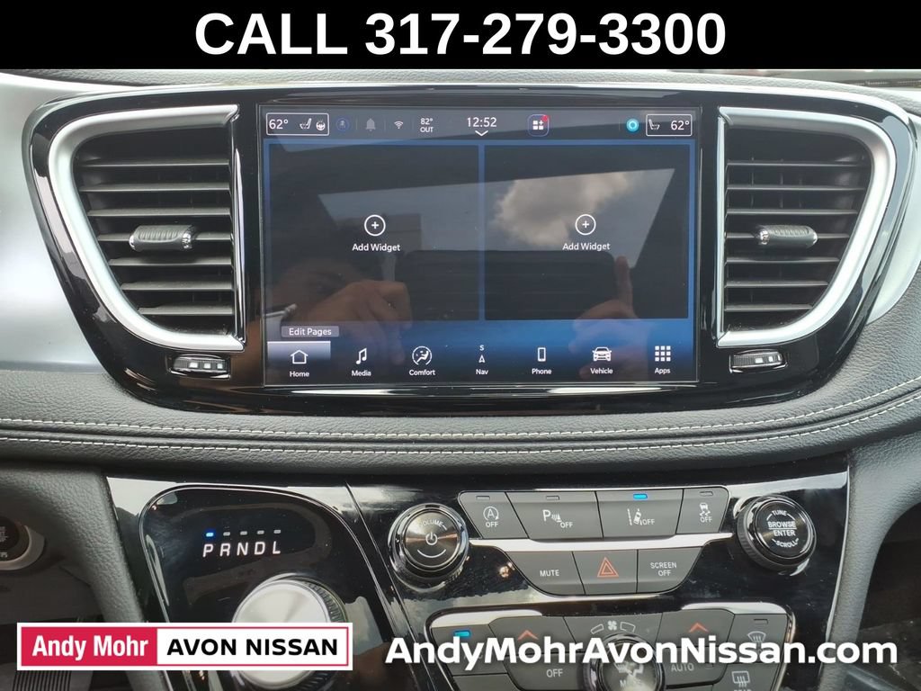 Used 2026 Chrysler Pacifica Limited w/ S Appearance Package FWD image 24