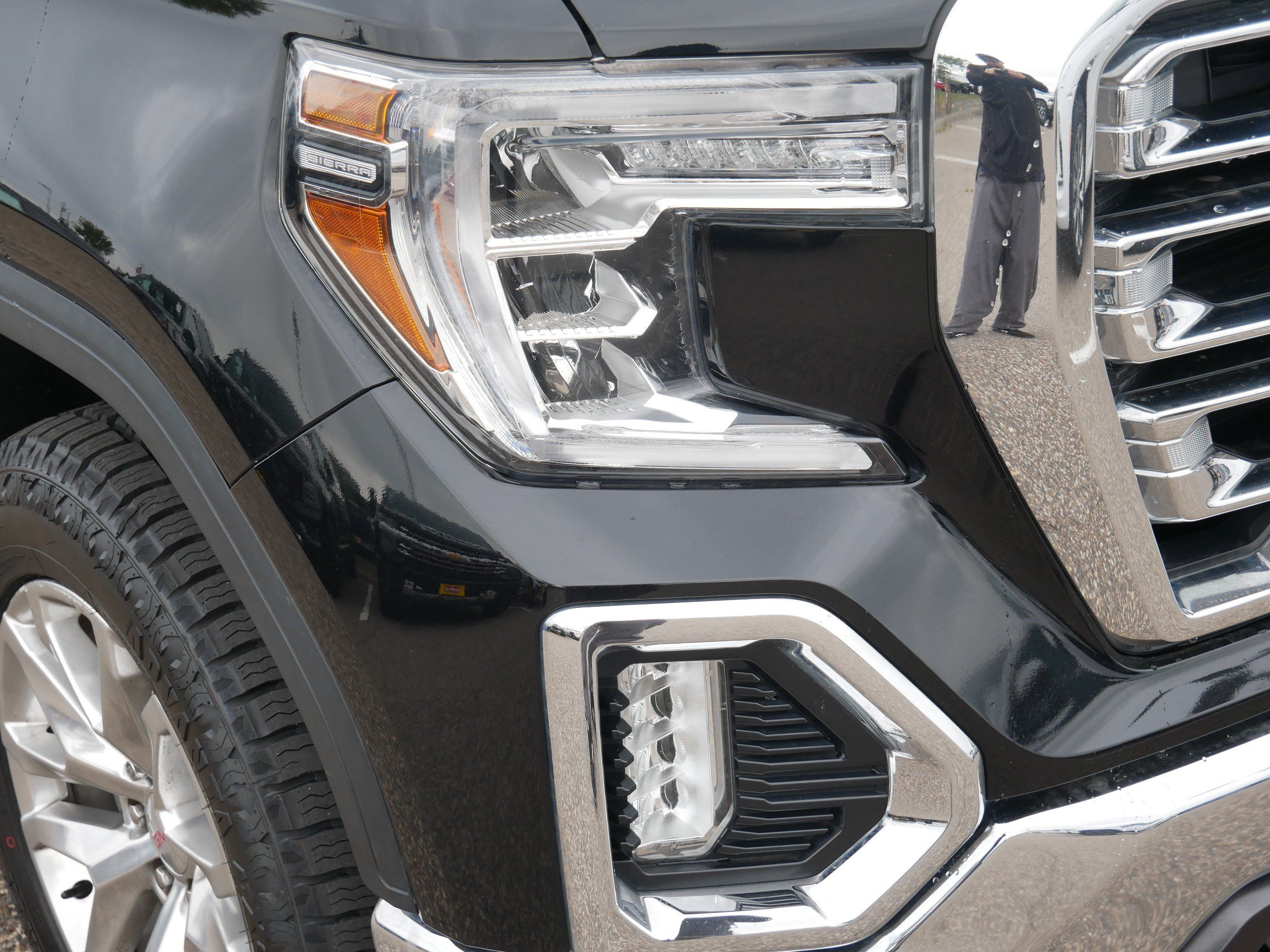 Used 2021 GMC Sierra 1500 SLT w/ SLT Premium Plus Package AWD/4WD image 16
