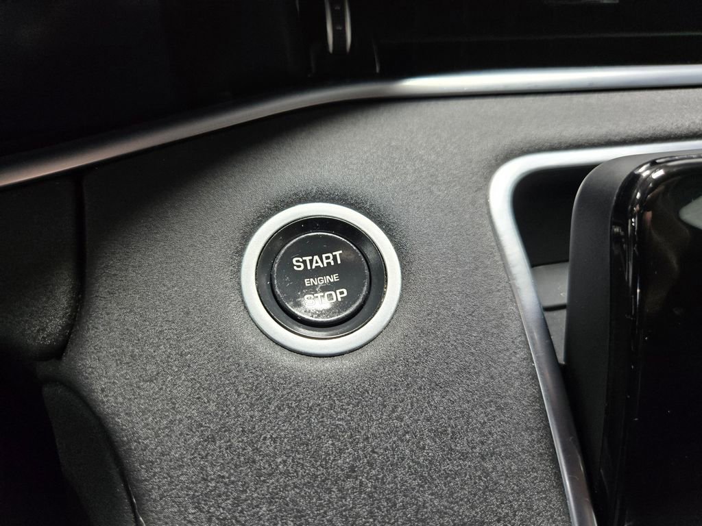 Used 2020 Land Rover Range Rover Evoque SE AWD/4WD image 17