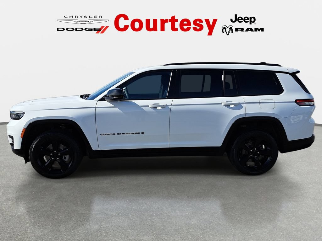 Certified 2023 Jeep Grand Cherokee L Altitude AWD/4WD image 6
