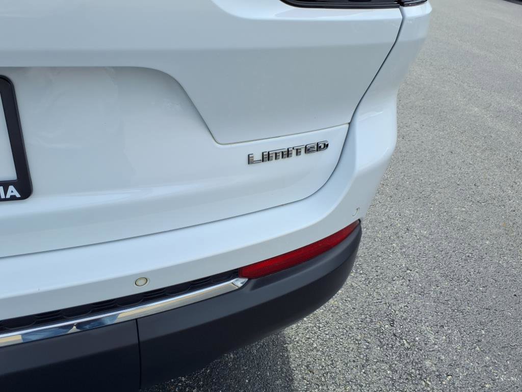 Used 2022 Jeep Grand Cherokee L Limited image 27