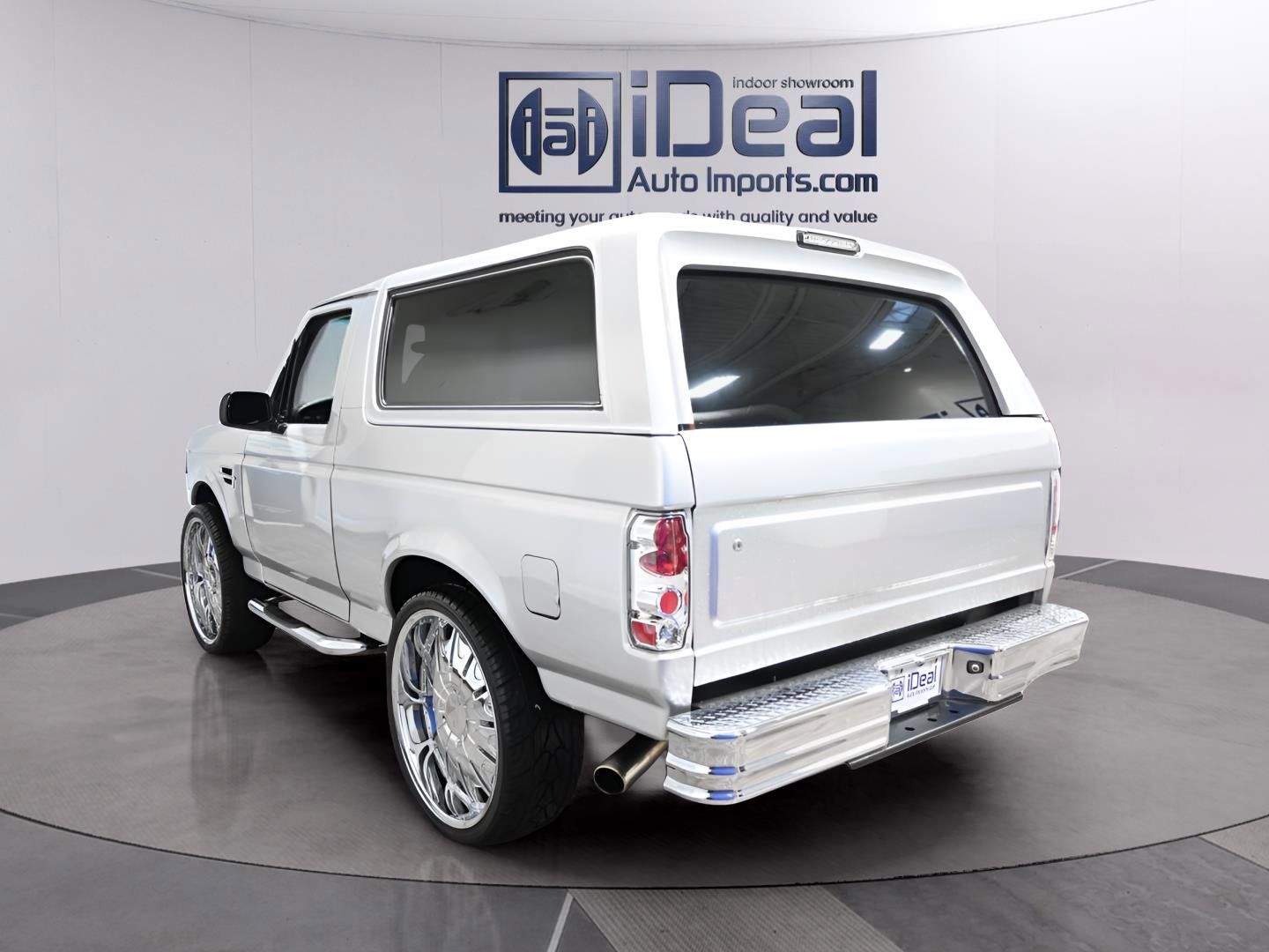 Used 1993 Ford Bronco image 2