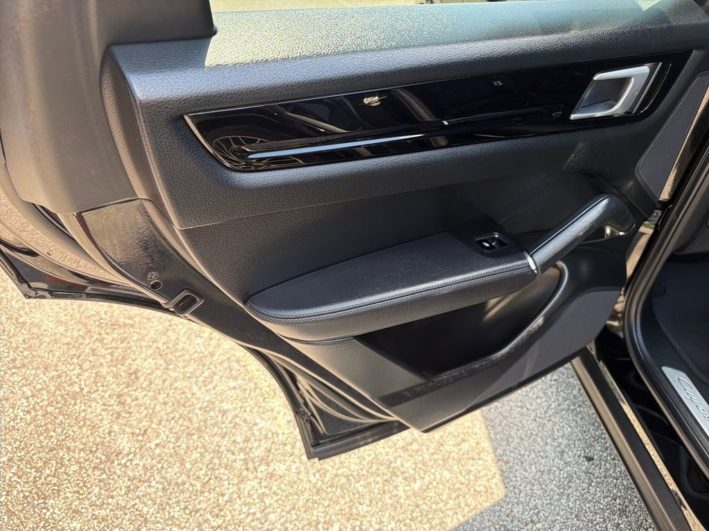 Used 2020 Porsche Cayenne AWD/4WD image 21
