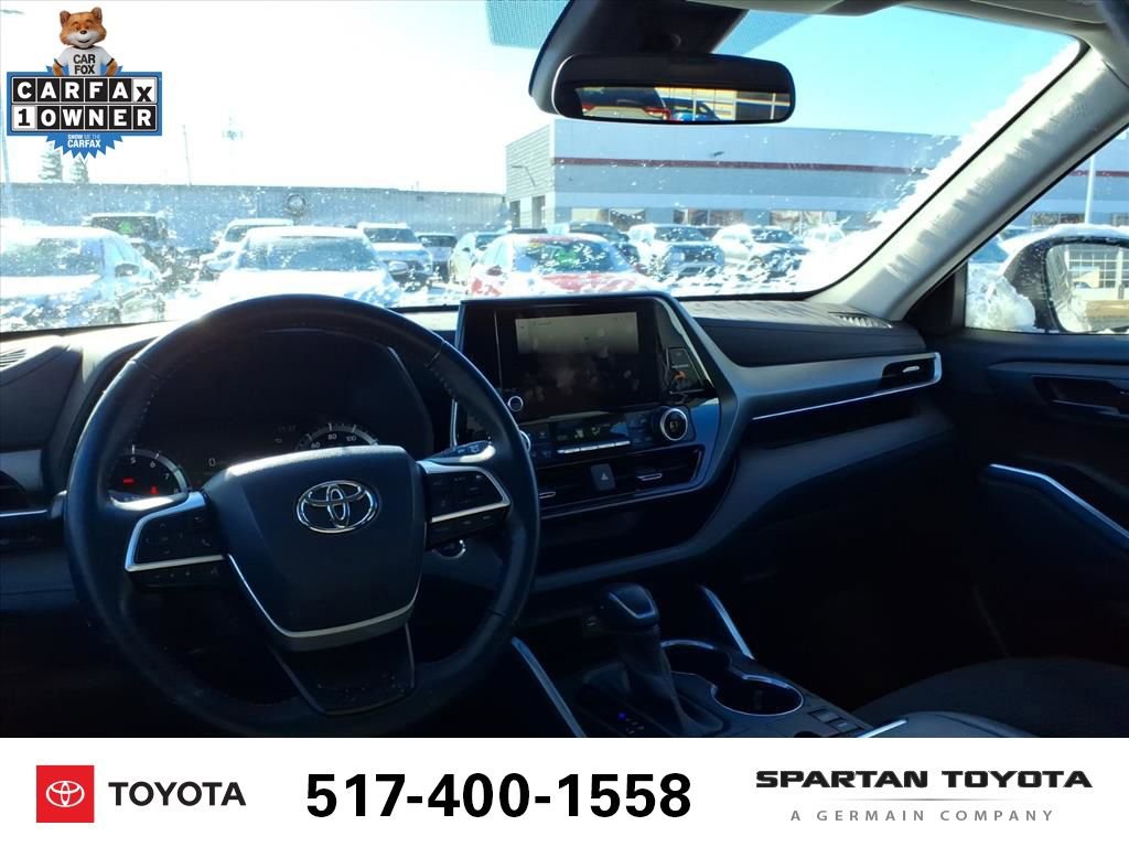 Used 2023 Toyota Highlander LE image 11