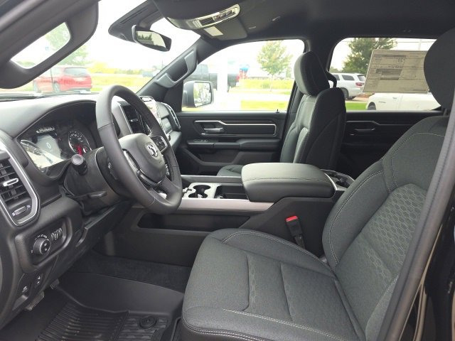 New 2026 RAM 1500 4x4 Crew Cab image 30