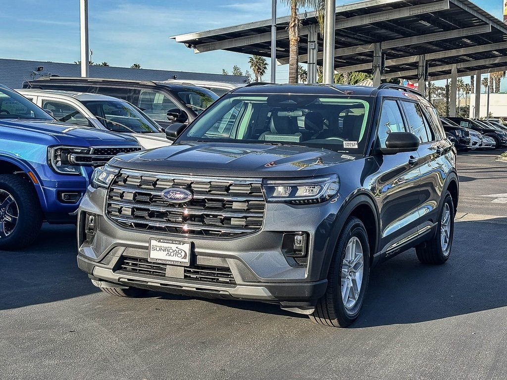 New 2026 Ford Explorer Active w/ Active Comfort Package image 3