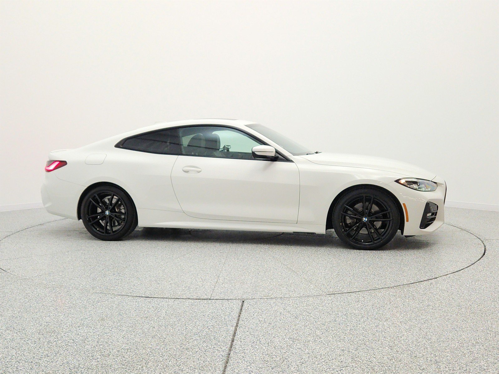 Used 2023 BMW 430i Coupe w/ M Sport Package RWD image 4