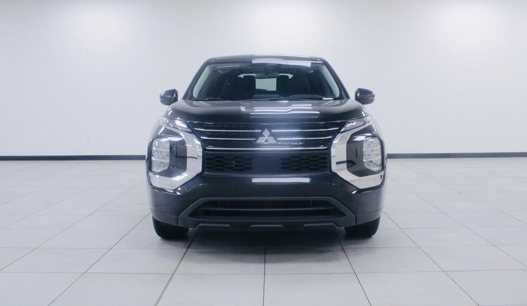 Used 2024 Mitsubishi Outlander ES image 29