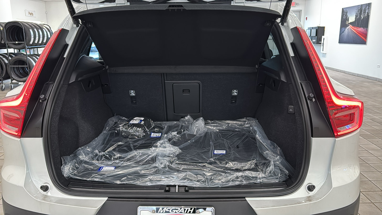 New 2026 Volvo XC40 B5 Ultra w/ Protection Package Premier AWD/4WD image 29