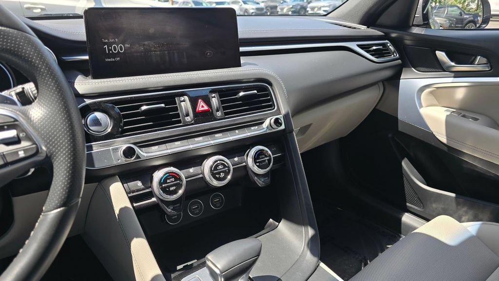 Used 2023 Genesis G70 2.0T AWD/4WD image 33