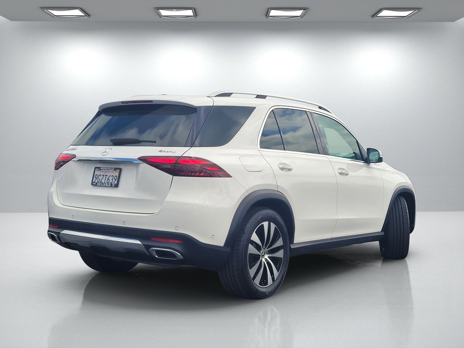 Used 2024 Mercedes-Benz GLE 350 4MATIC image 4