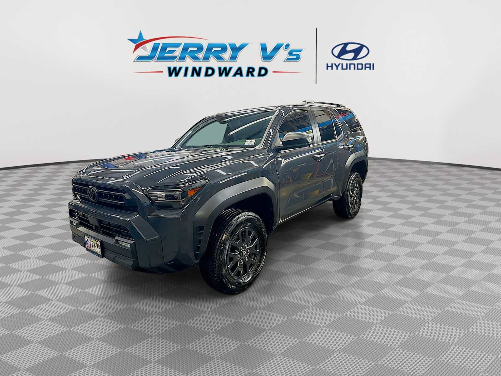 Used 2025 Toyota 4Runner SR5 AWD/4WD image 4