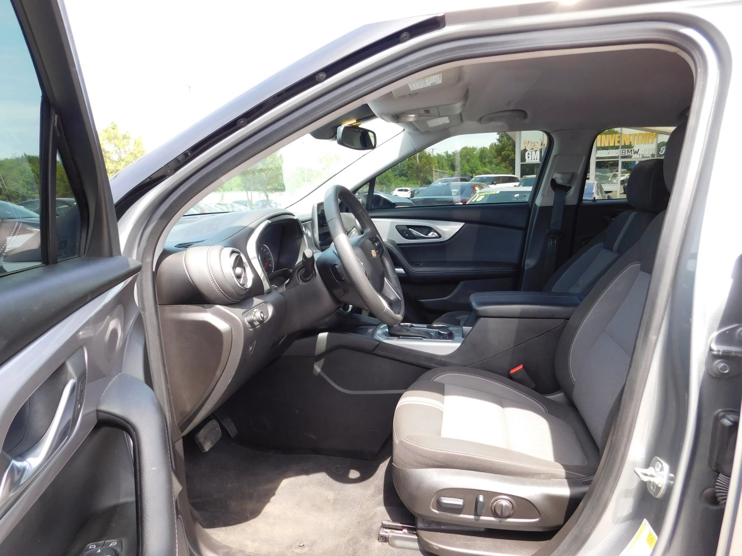 Used 2024 Chevrolet Blazer LT w/ Convenience Package FWD image 12