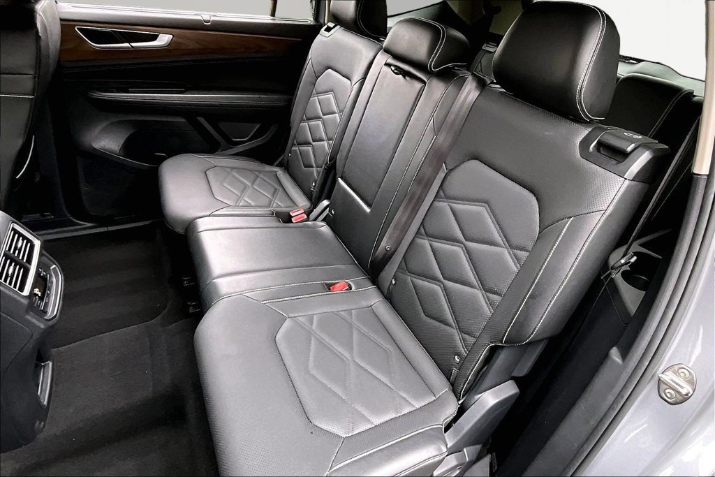 Used 2025 Volkswagen Atlas SE FWD image 16